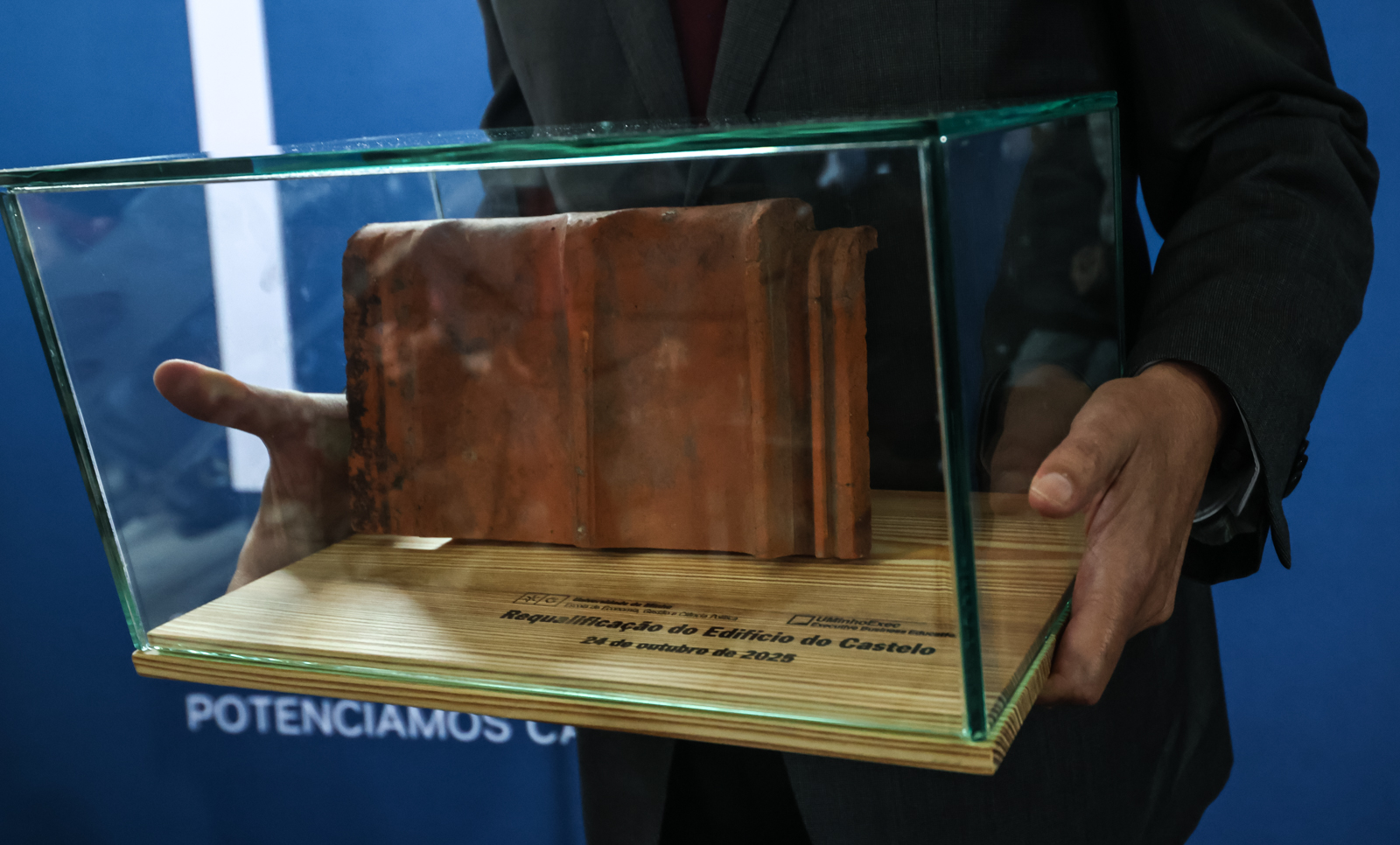 Thumbnail da galeria Primeira Telha UMinho Exec